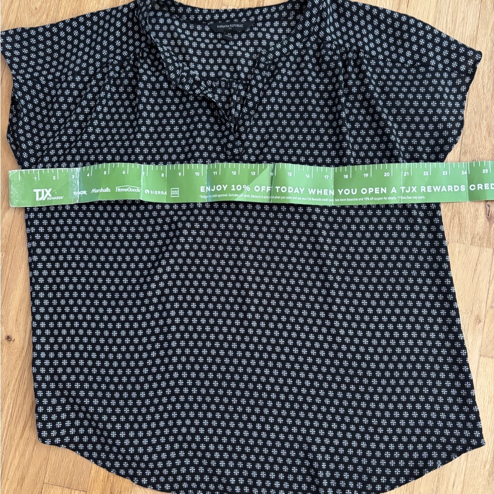 Banana Republic Black and White Patterned Women's Top